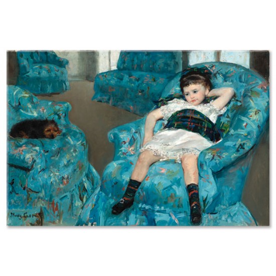 ילדה צעירה על כורסה כחולה - Mary Cassatt